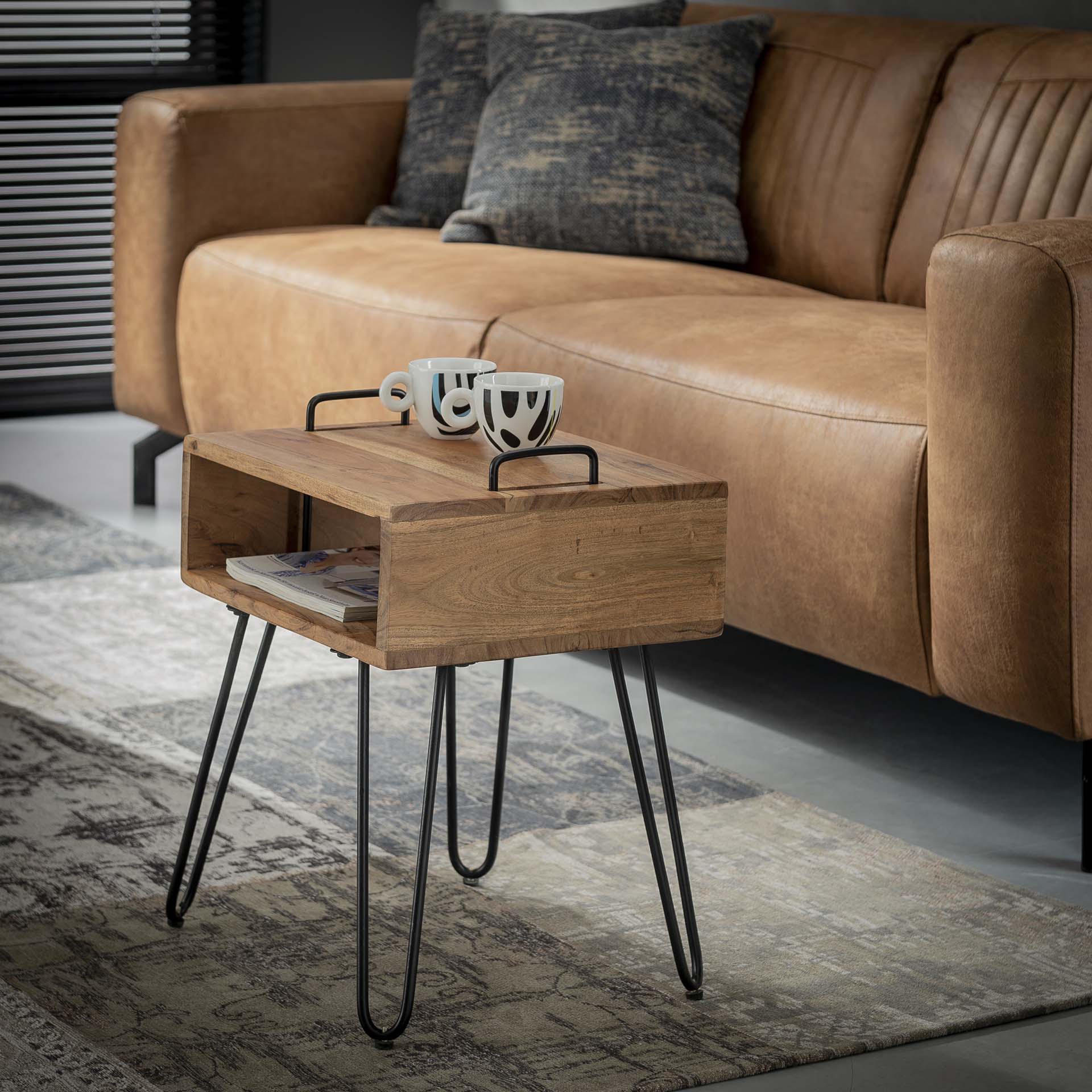 Table de chevet design moderne pour intérieur élégant