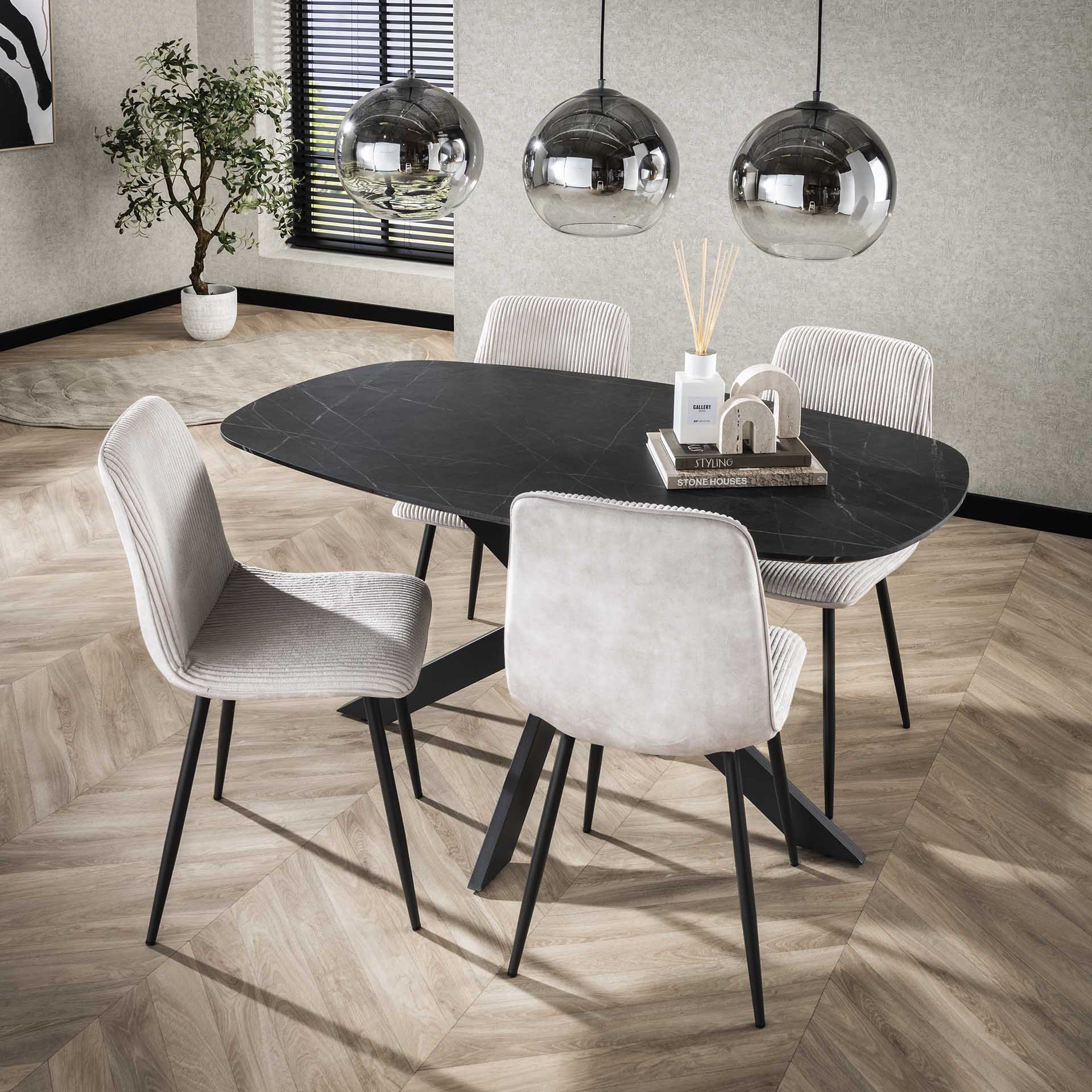 Chaise design (vendu par 4)